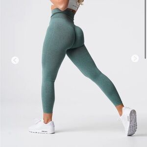 NVGTN NV Seamless Leggings in Forest Green size Medium